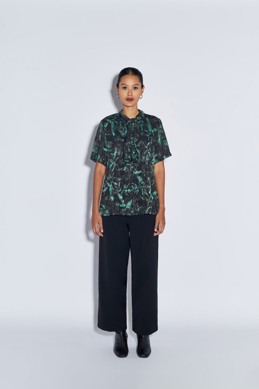 CLEMENCIA BLOUSE LEAVES - BLACK GREEN